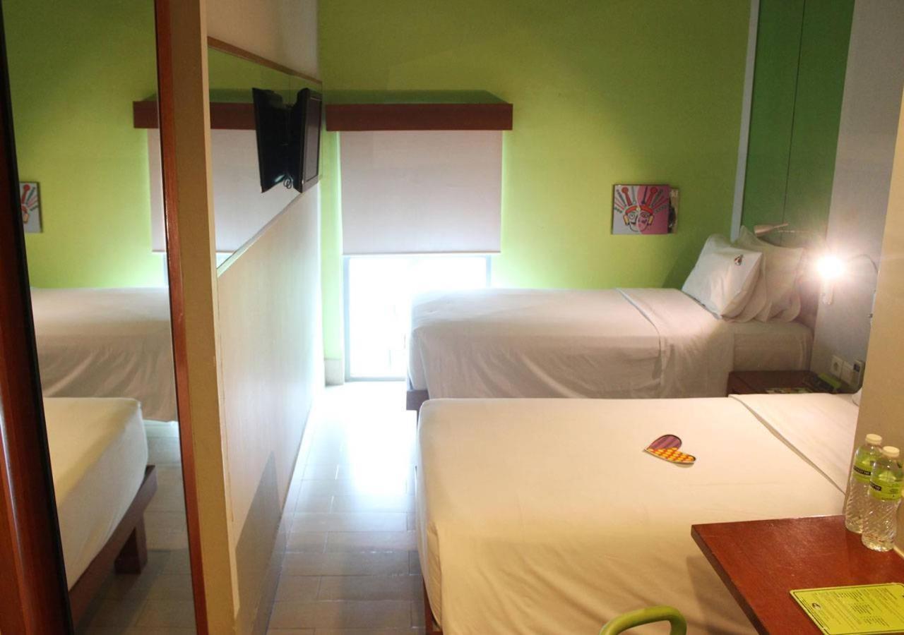 MaxOneHotels.com アット サバン ジャカルタ エクステリア 写真