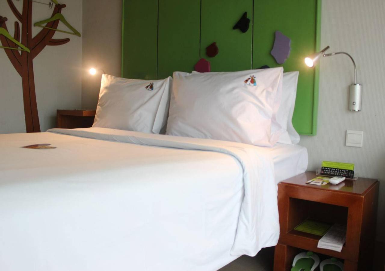 MaxOneHotels.com アット サバン ジャカルタ エクステリア 写真